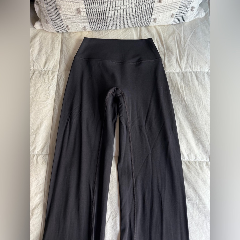 ONER ACTIVE Soft motion Black flare Leggings- XS reg length - Picture 3 of 5